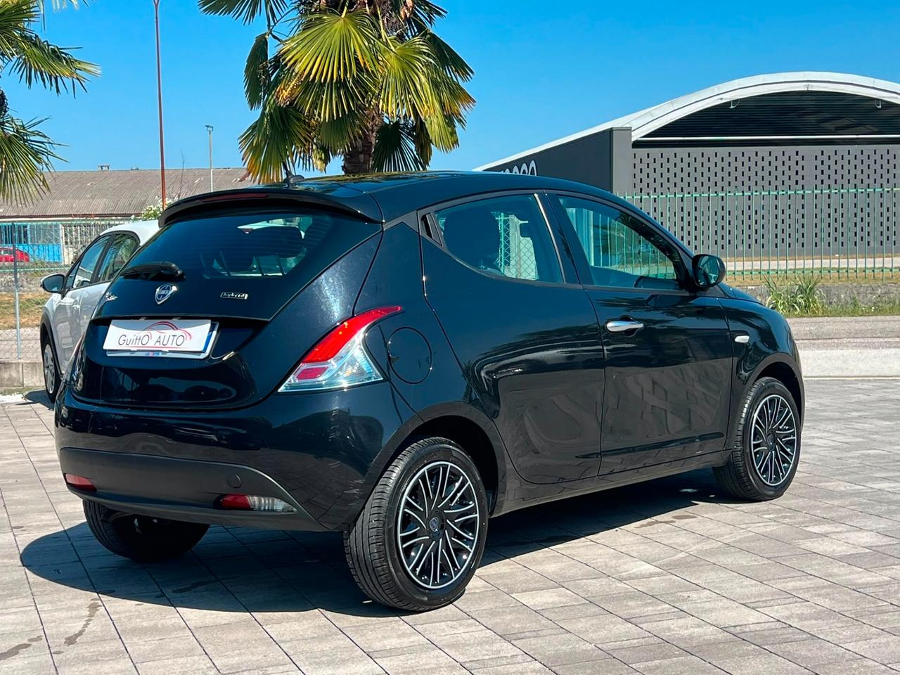 Lancia Ypsilon 1.0 FireFly 5 porte S&S Hybrid Alberta Ferretti