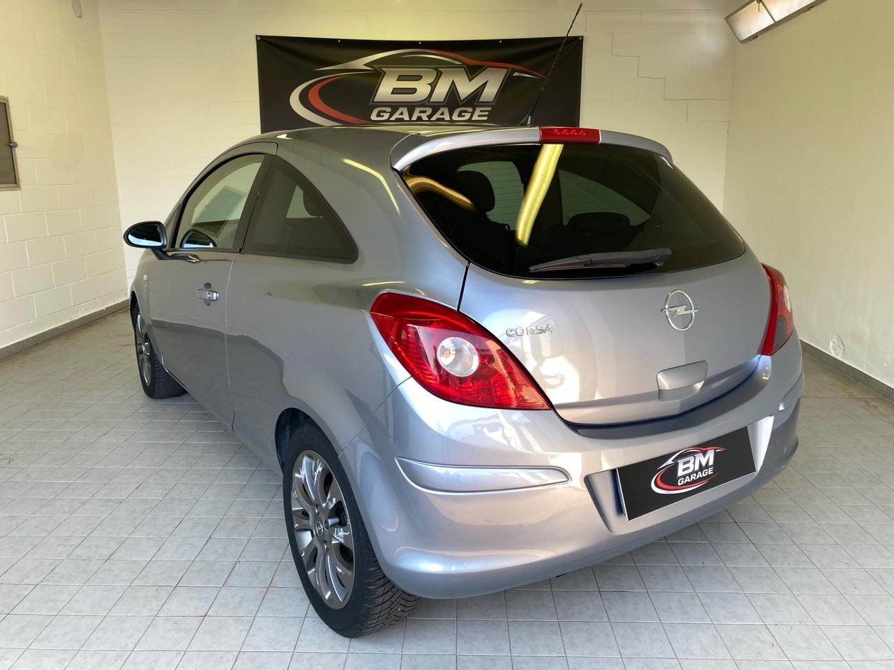 Opel Corsa 1.2 80CV 3 porte GPL-TECH Edition