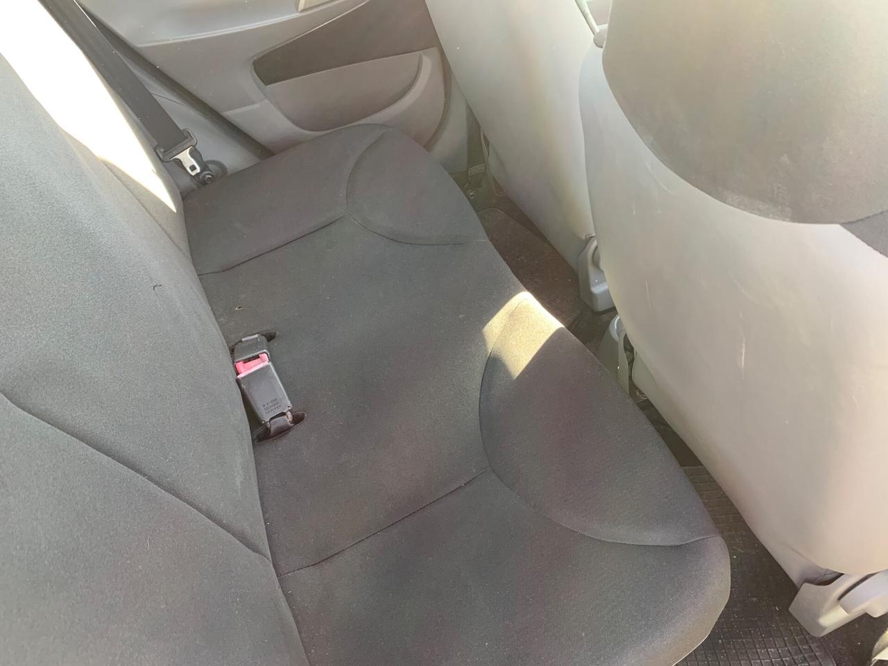 Toyota Aygo 1.0 68cv 5p - 2012