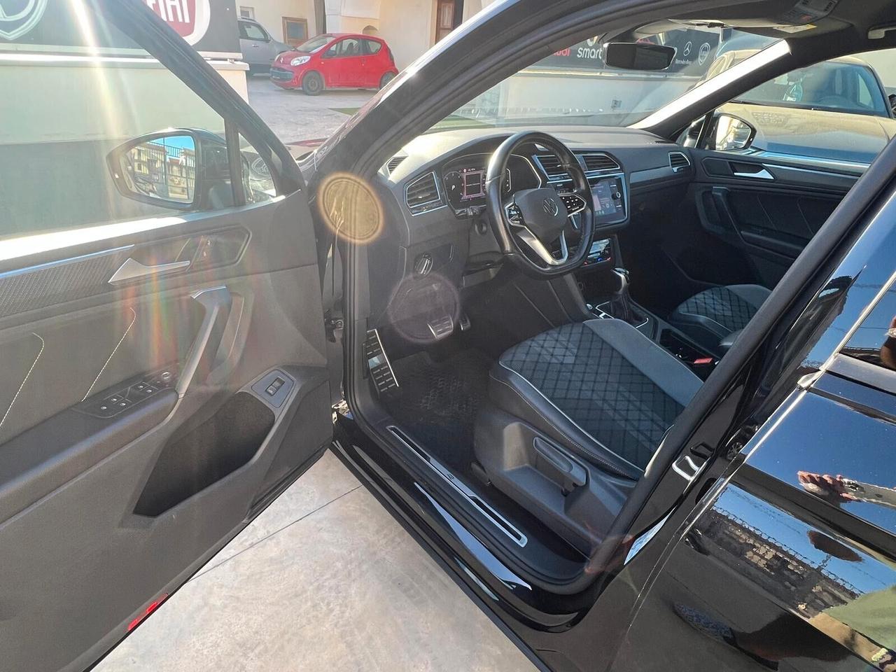 Volkswagen Tiguan 2.0 TDI 150 CV SCR DSG R-Line