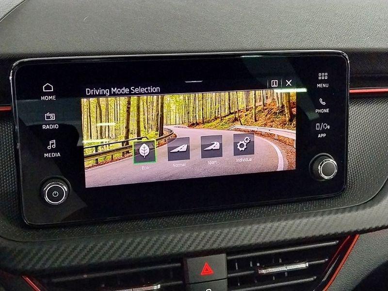 Škoda Kamiq 2024 1.0 TSI 115cv Monte Carlo DSG