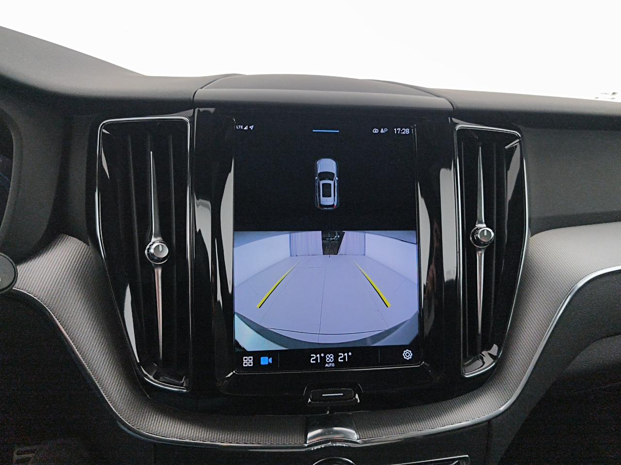 Volvo XC60 2.0 b4 Plus Dark awd