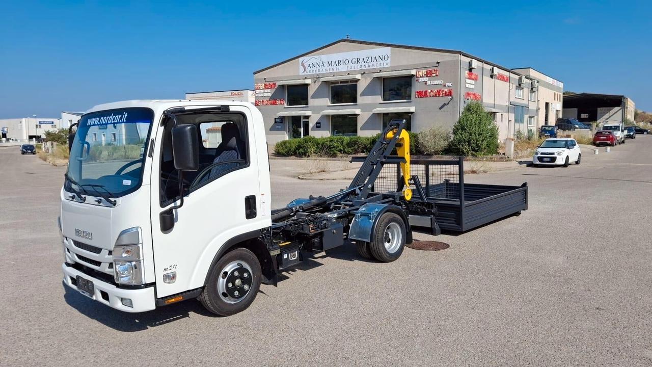 Isuzu M21 ISUZU M21 T ALLESTIMENTO SCARRABILE PALFINGER