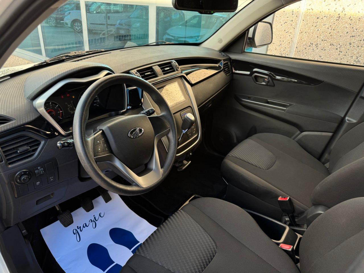 Mahindra KUV100 1.2 K8