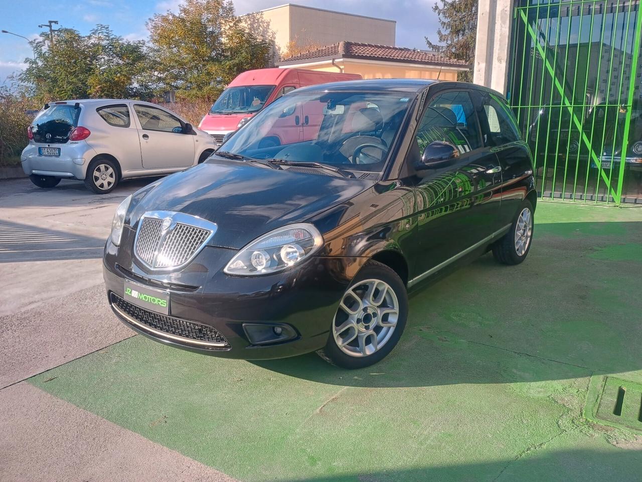 LANCIA YPSILON NEOPATENTATI