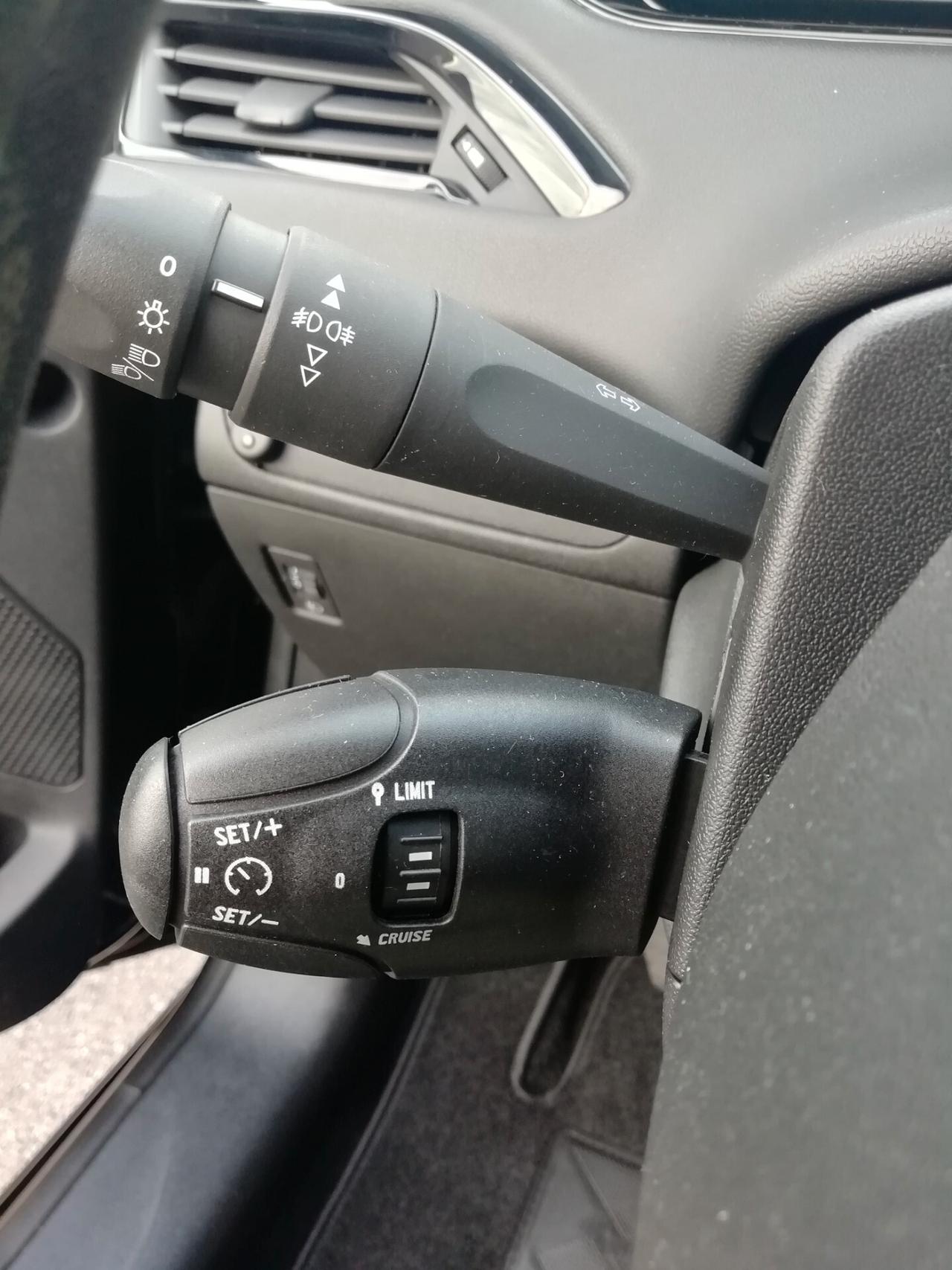 Peugeot 208 BlueHDi 75 cv 5 porte Active "NEOPATENTATI"