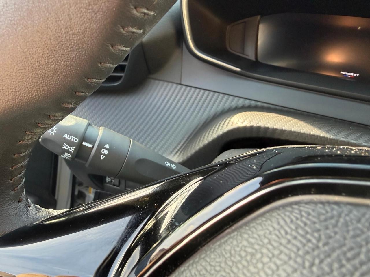 Peugeot 2008 PureTech 100 S&S Allure