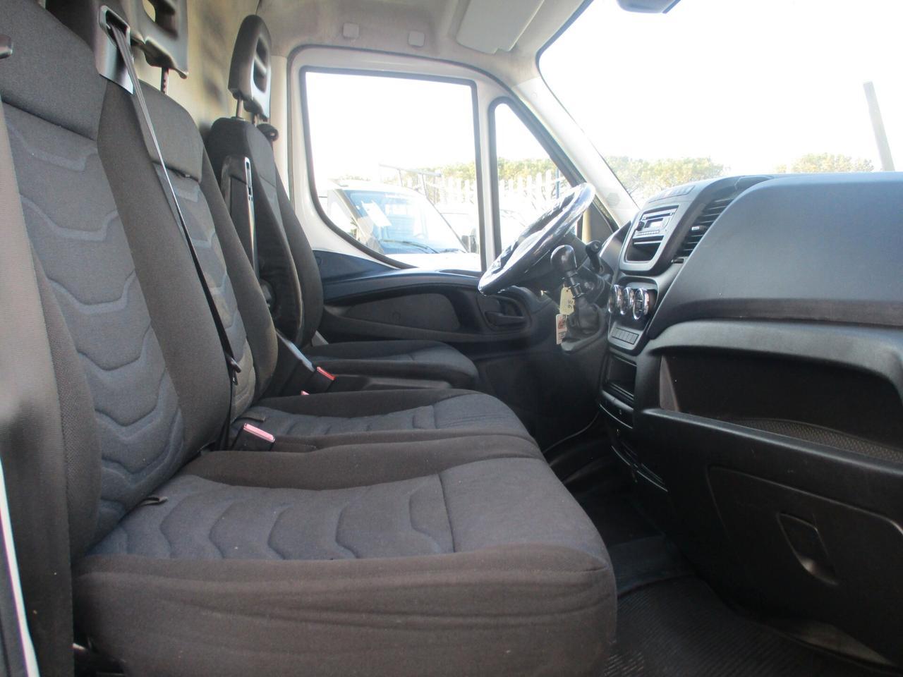 Iveco Daily 35S12 2.3 120CV E6B FURGONE PASSO MEDIO