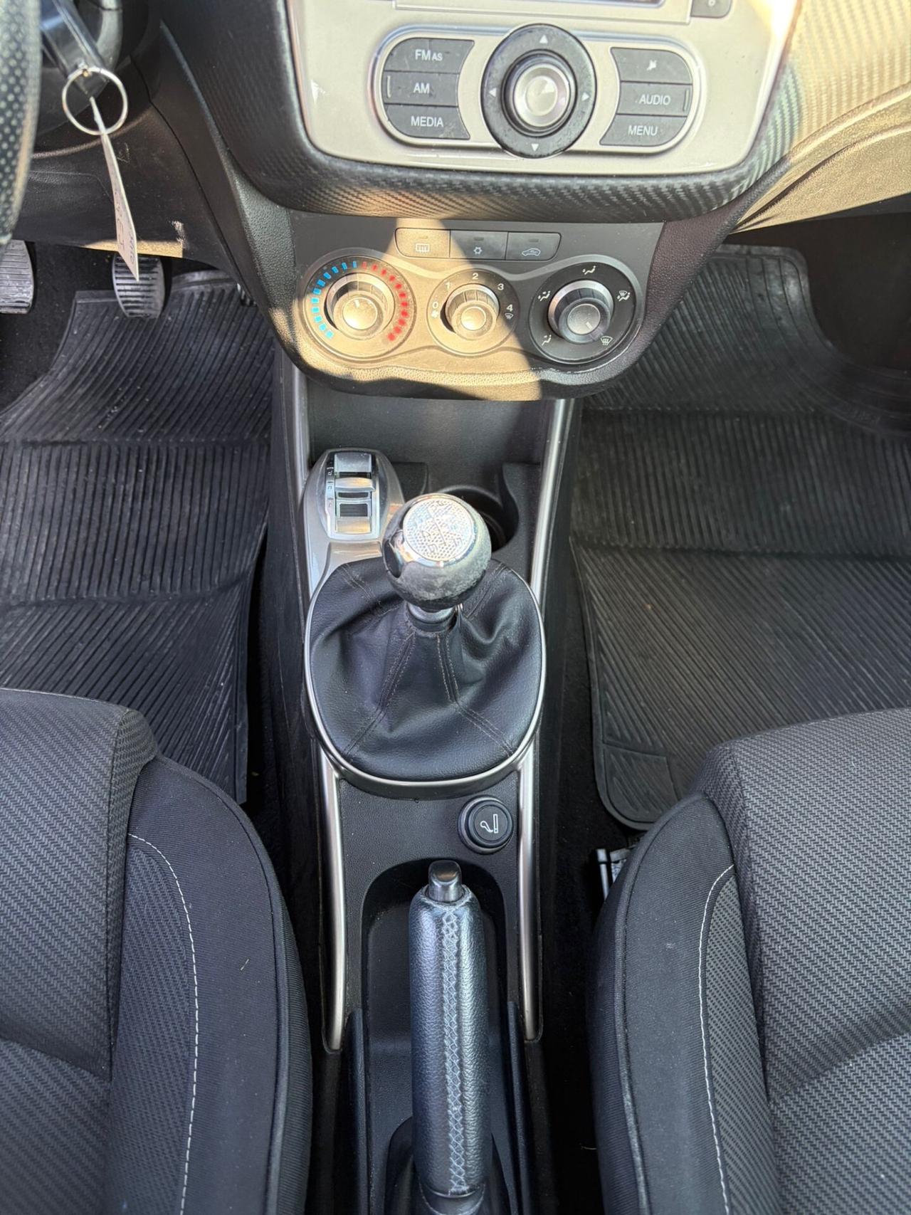 Alfa Romeo MiTo 1.6 JTDm 16V Distinctive Sport Pack