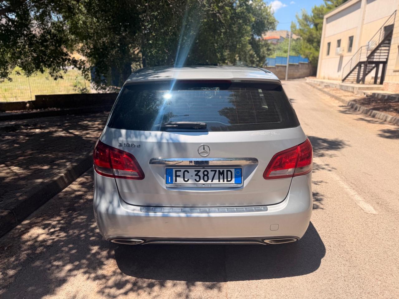 Mercedes-benz B 180 d Premium