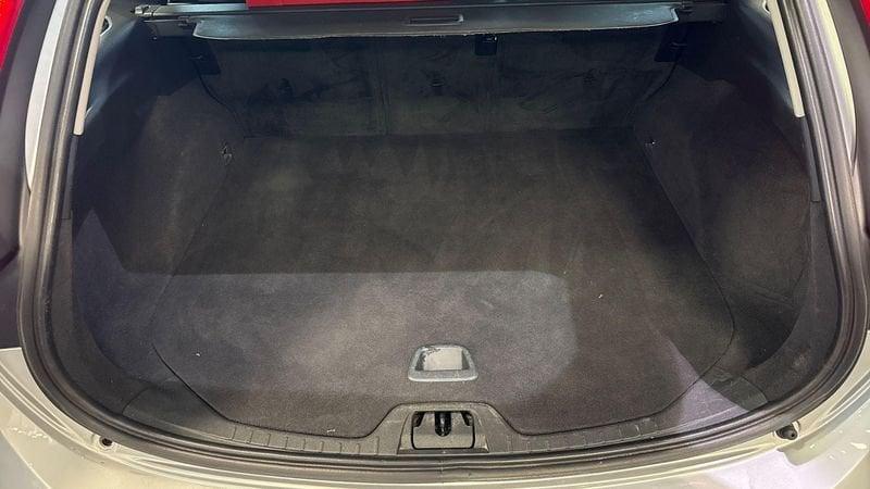 Volvo V60 I 2014 2.0 D3 Momentum Geartronic