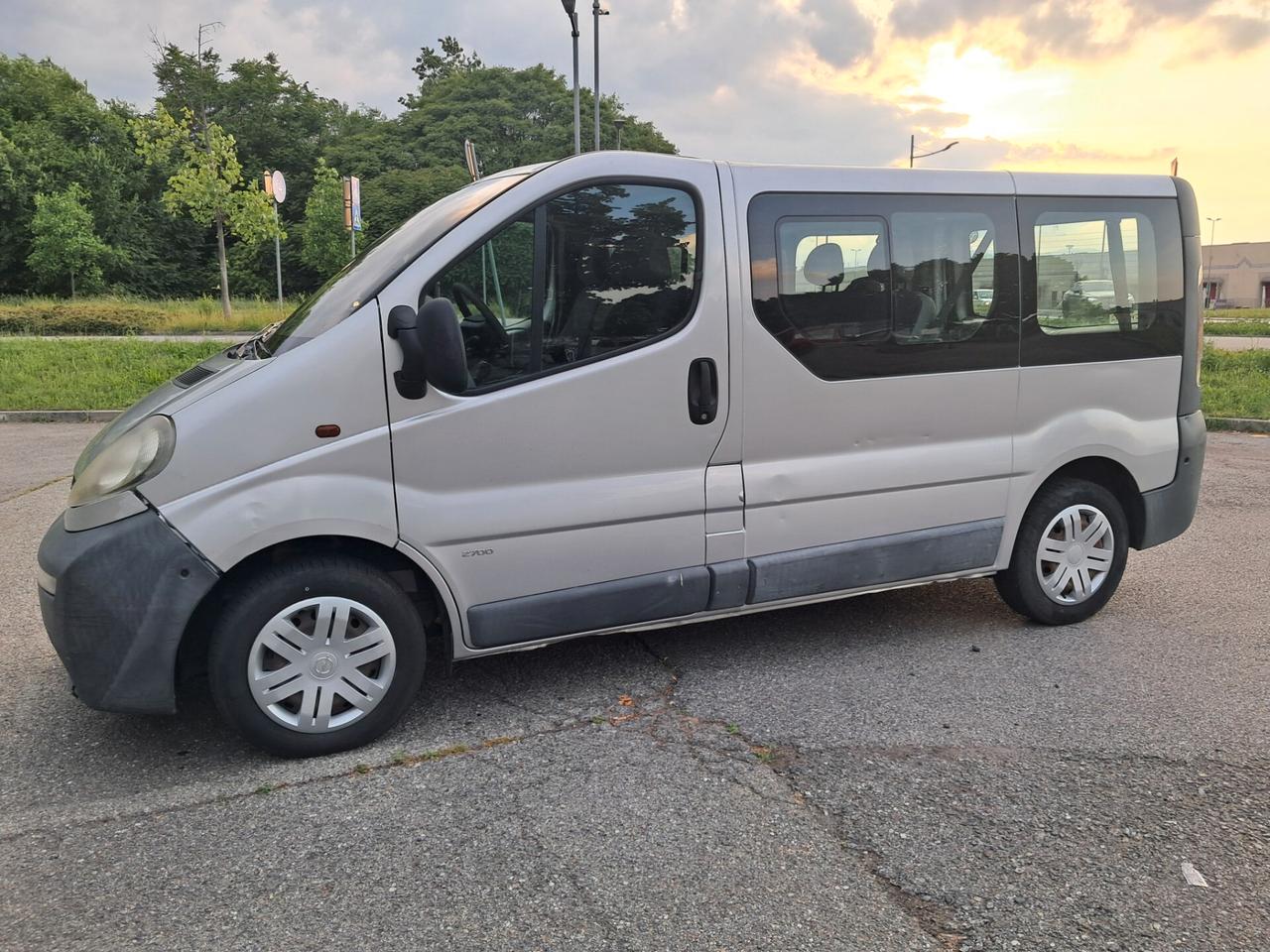 VIVARO 6 POSTI AUTOCARRO