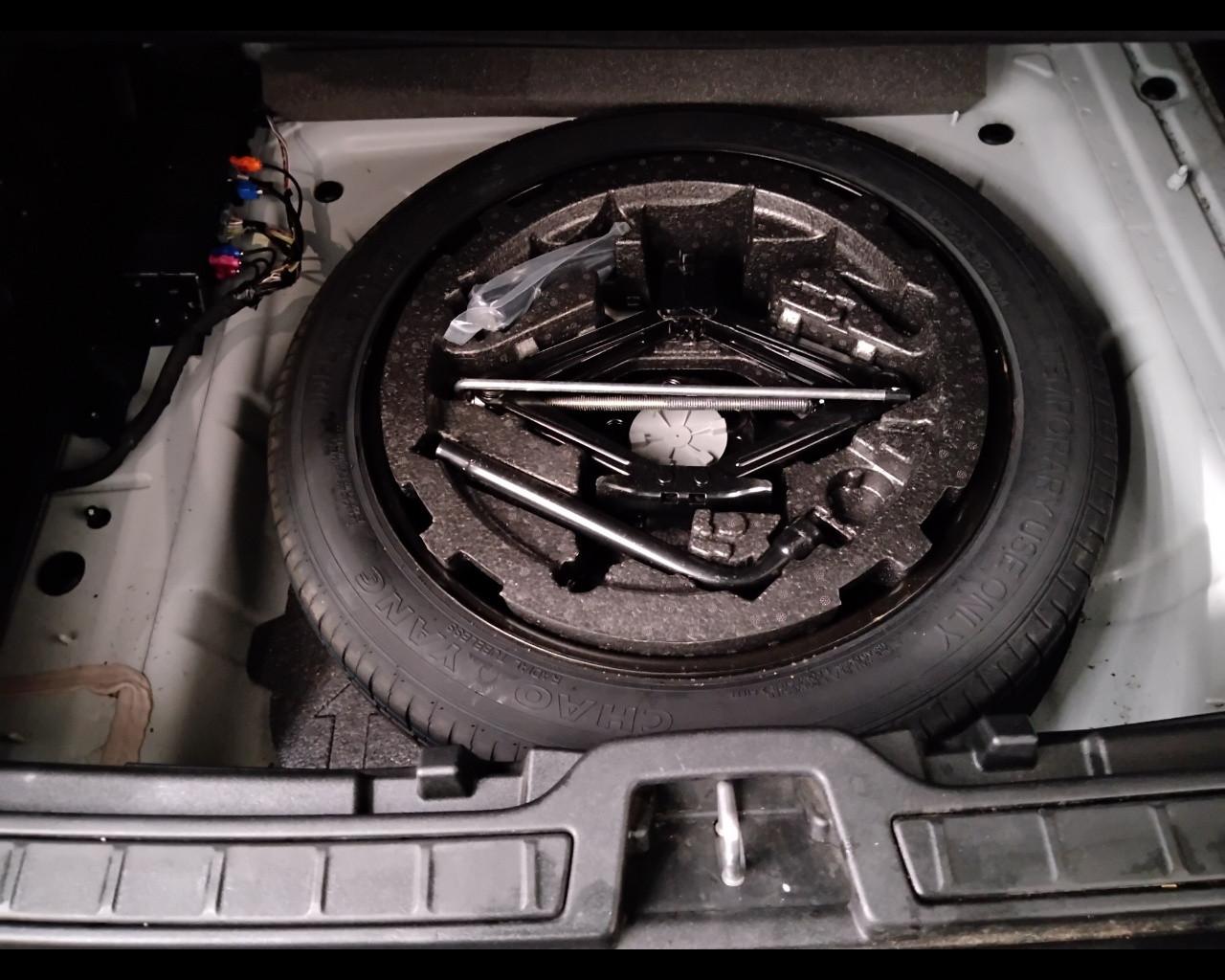VOLVO XC40 - XC40 1.5 t3 Momentum Core 163cv my21