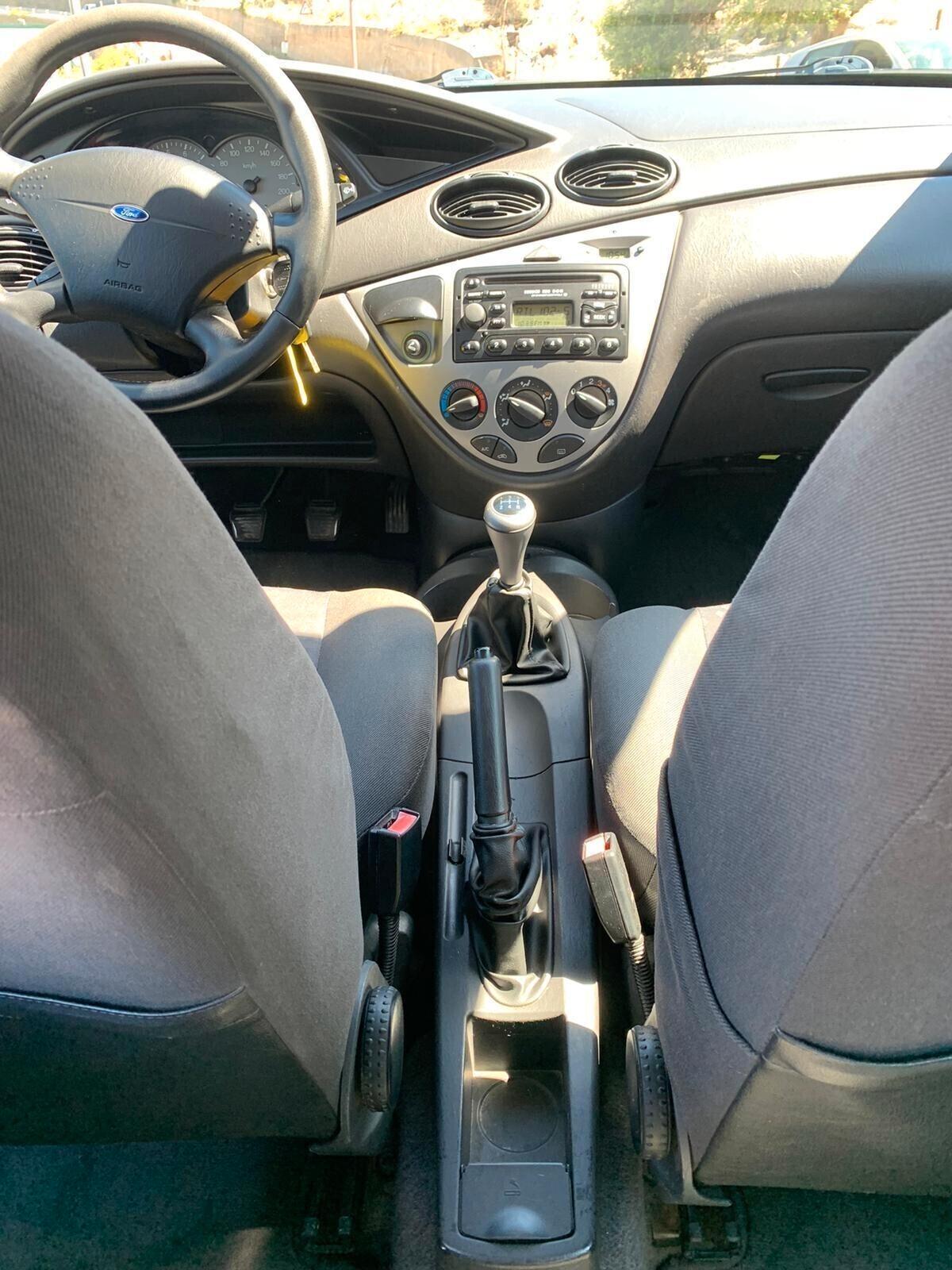 Ford Focus 1.8i 16V cat 5p.