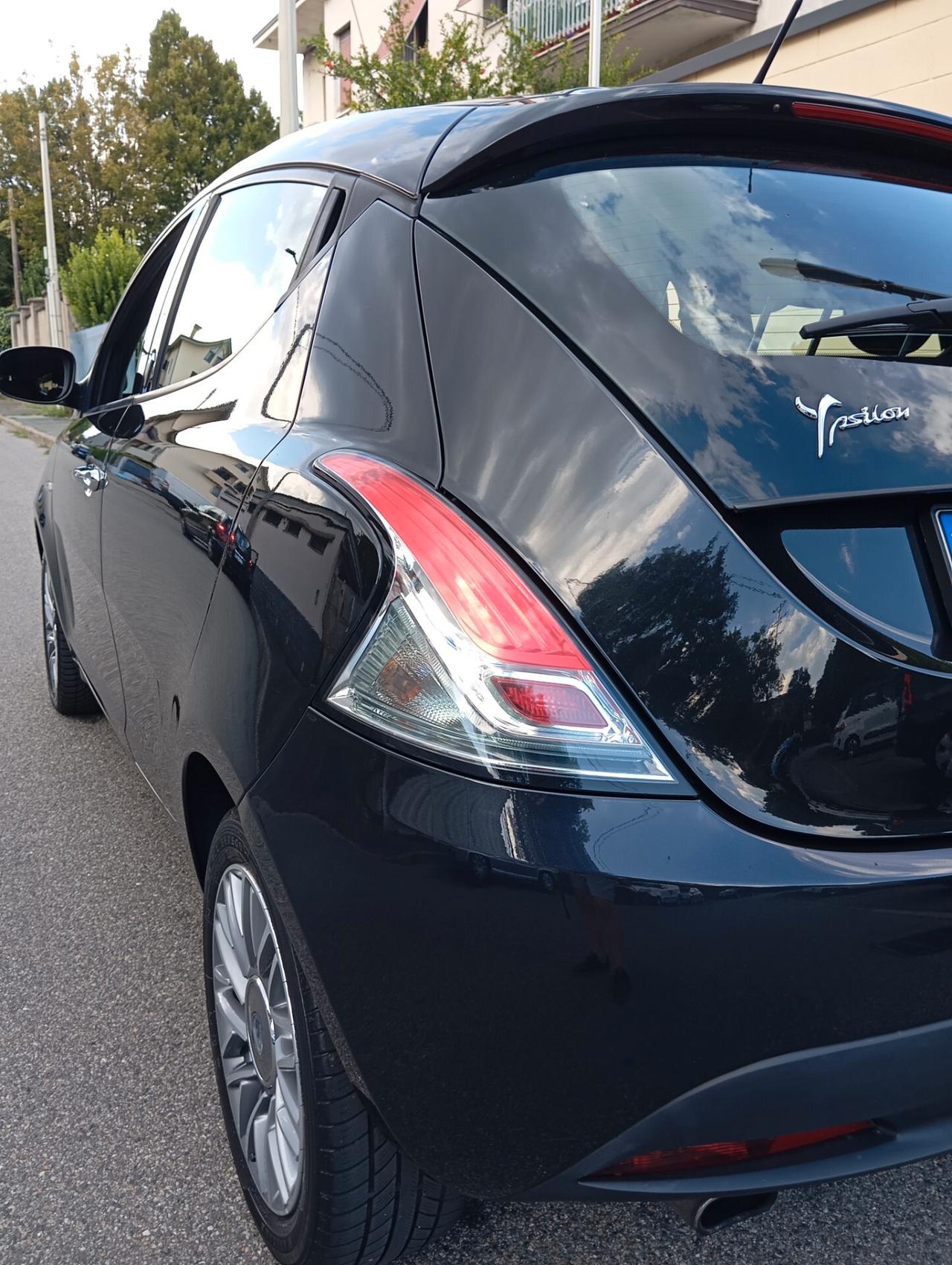 Lancia Ypsilon 1.2 69 CV 5 porte S&S Gold