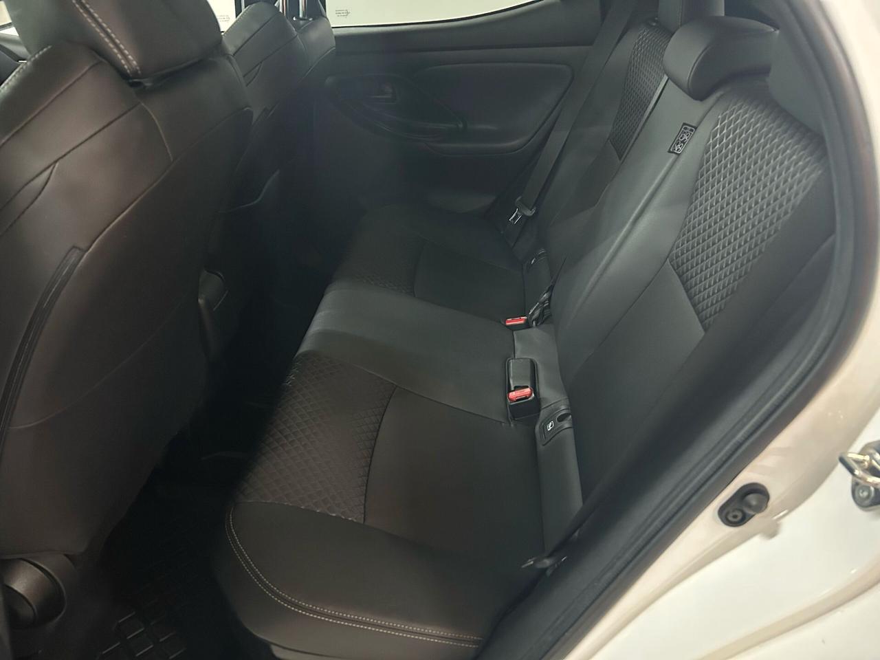 Toyota Yaris 1.5 Hybrid 5 porte Lounge