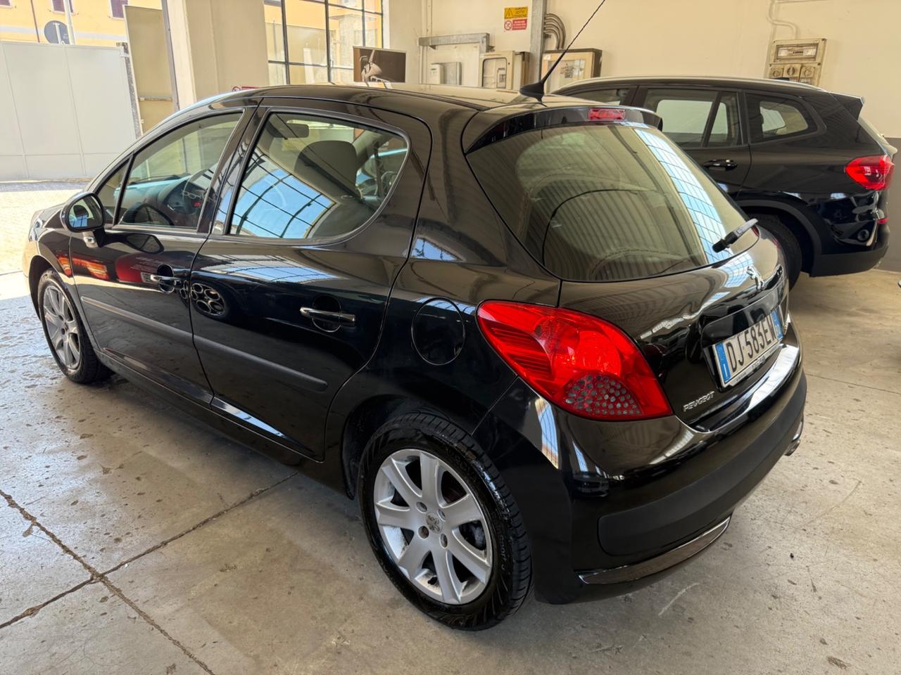 Peugeot 207 1.6 HDi 90CV 5p. XT