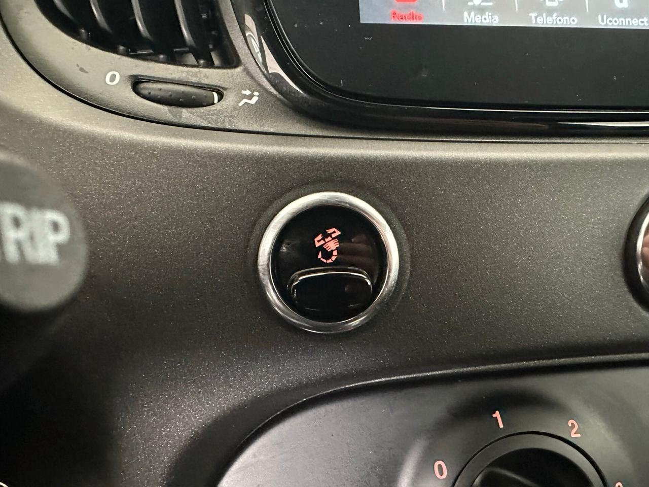 Abarth 695 1.4 180 CV KM0 2023