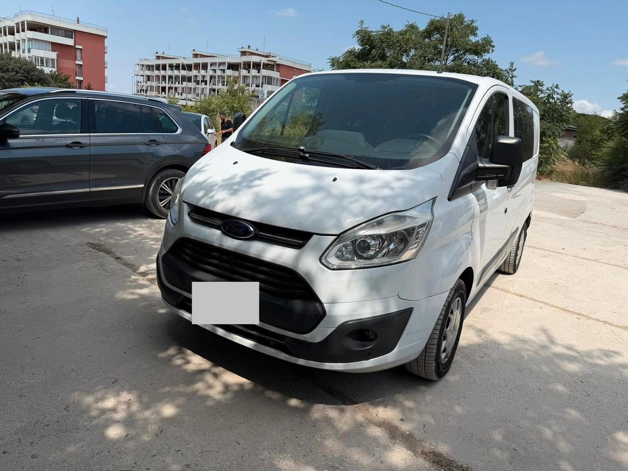 Ford Transit Custom 6 posti con coibentazione