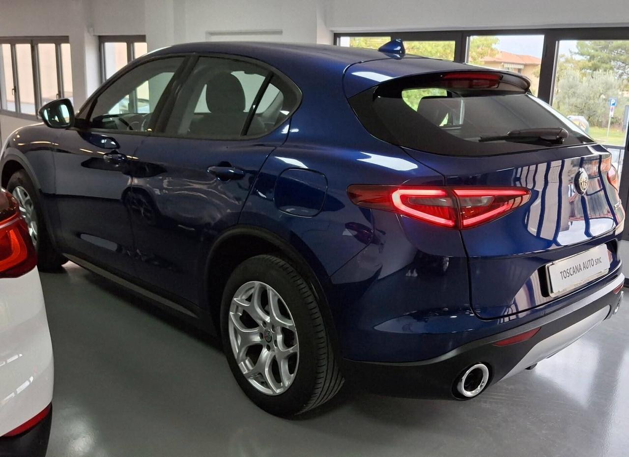 Alfa Romeo Stelvio 2.2 160 CV AT8 con gancio traino
