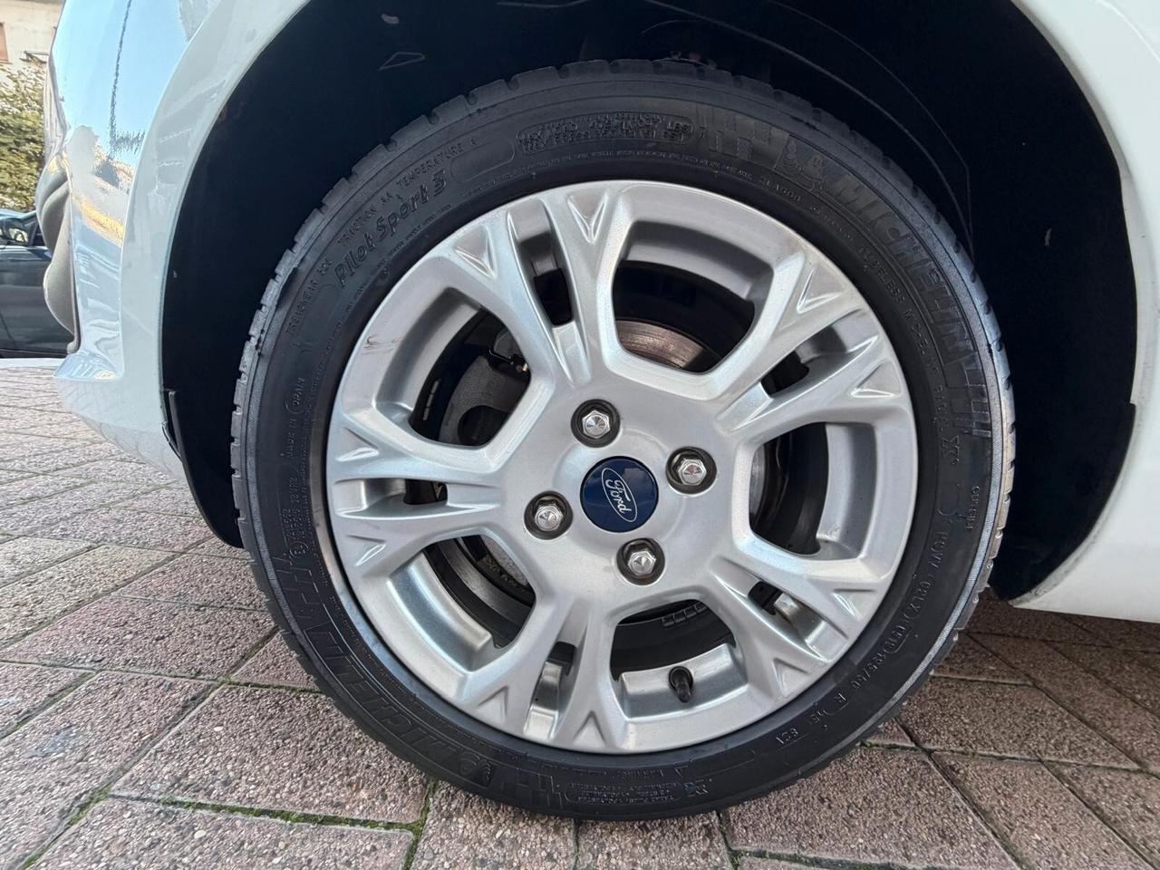 Ford Fiesta 1.5 TDCi 75CV 5p Titanium NAVI/LED