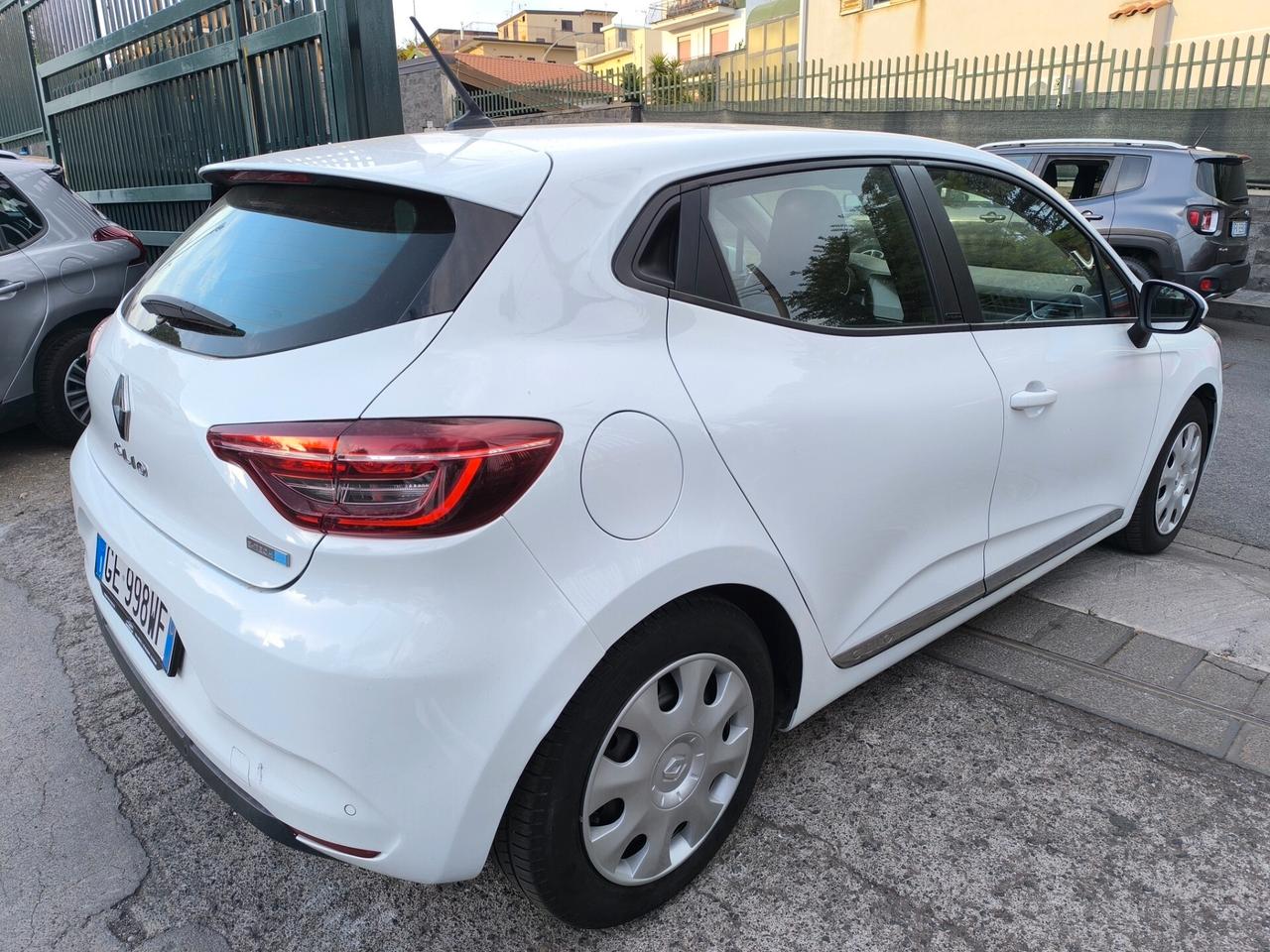 Renault Clio full Hybrid e-tech 140cv 5p automatica