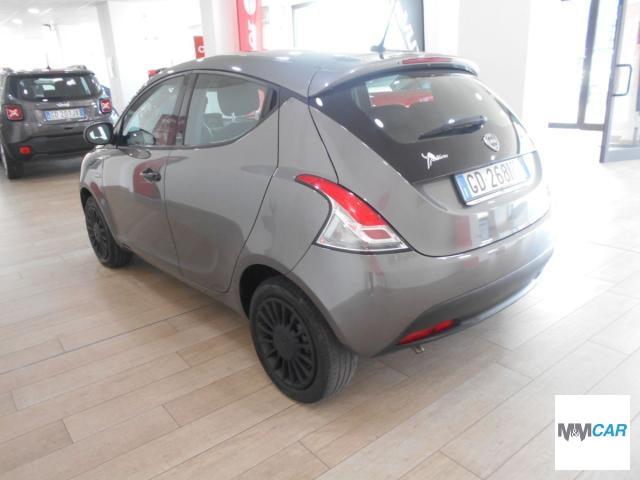 LANCIA - Ypsilon - 1.0 FireFly 5p S&S Hybrid Silver