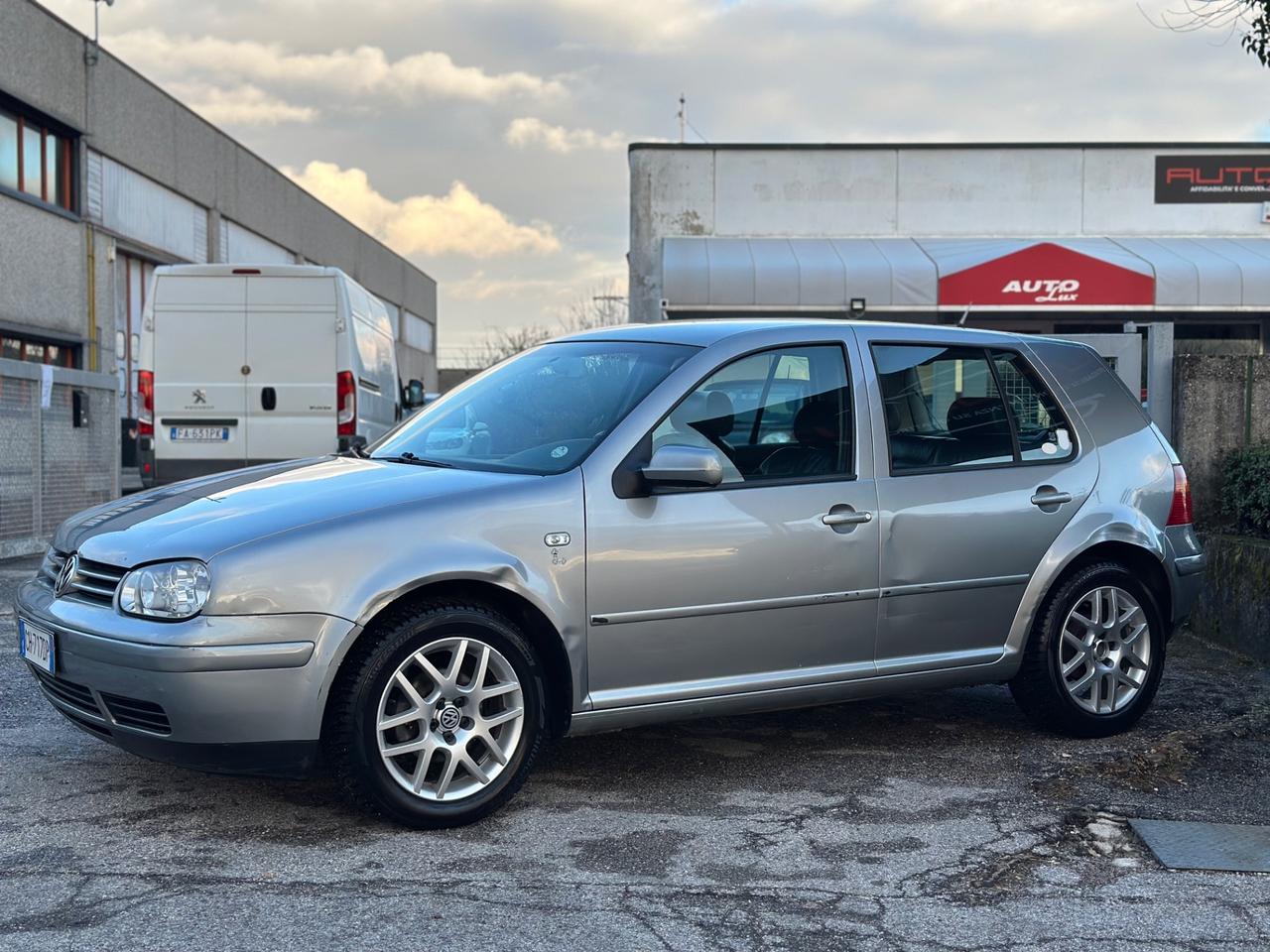 VOLKSWAGEN GOLF 4 1.6 16V cat 5 porte Highline