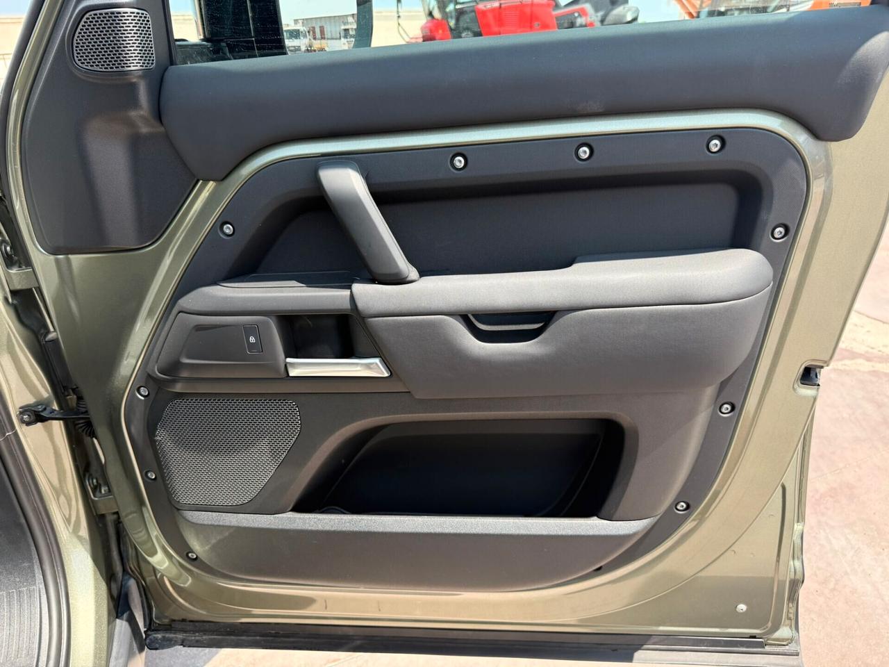 Land Rover Defender 110 3.0D I6 200 CV AWD X-DYNAIMIC,N1,IV ESPOSTA