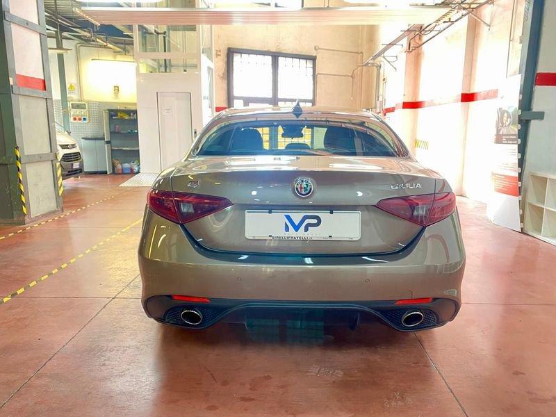Alfa Romeo Giulia 2.2 Turbodiesel 210 CV AT8 AWD Q4 Veloce