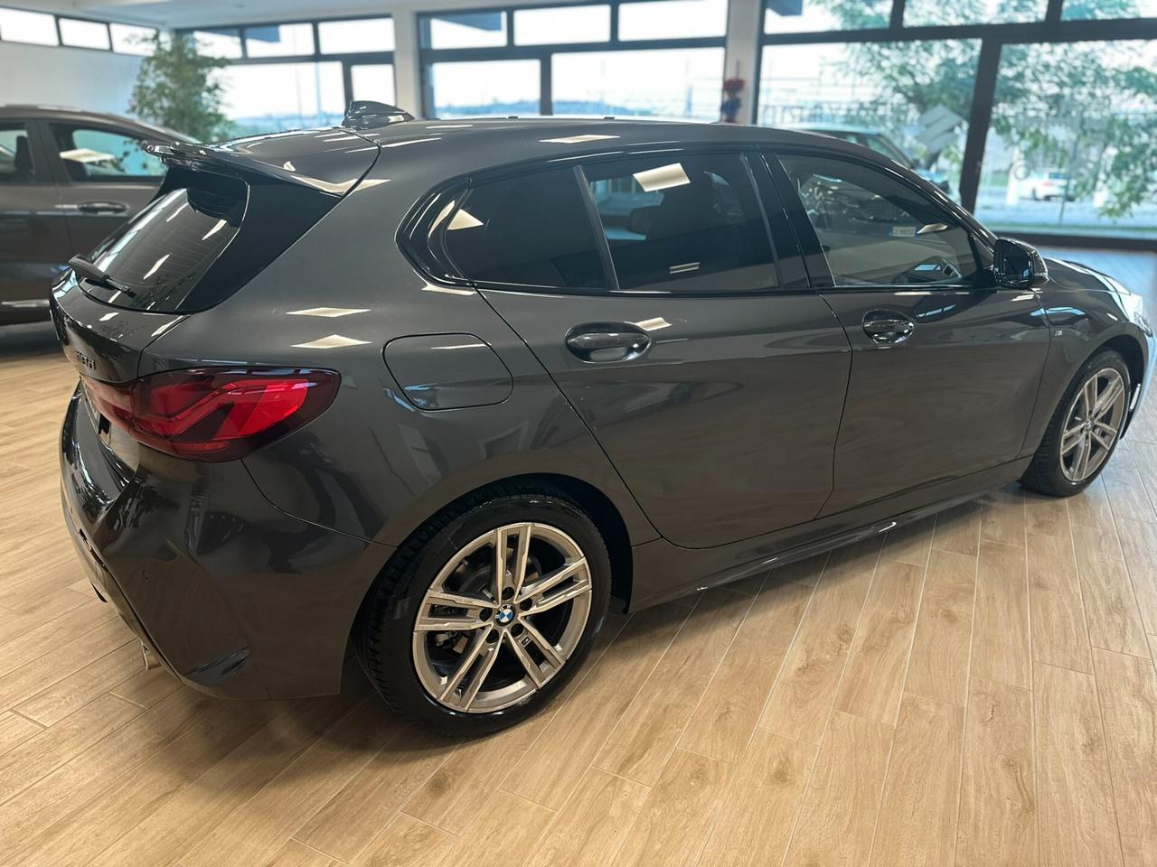 Bmw 118 118d 5p. Msport