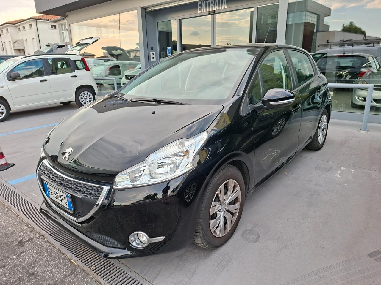 Peugeot 208 1.2 benzina Neopatentati 2013