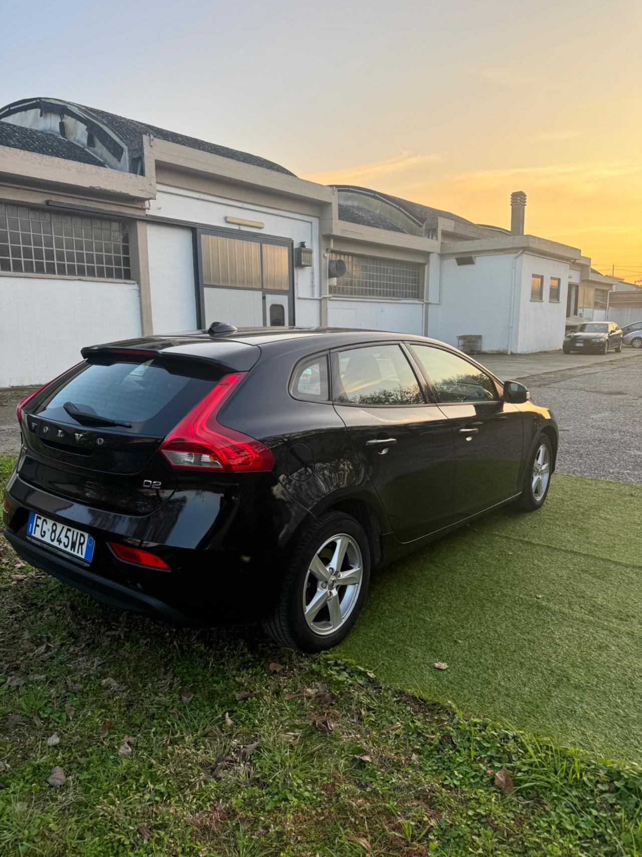 Volvo V40 D2 R-design N1