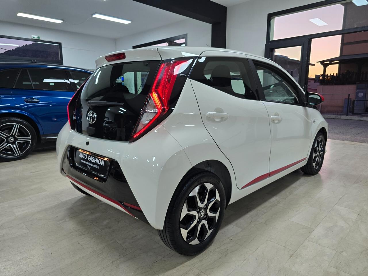 Toyota Aygo 1.0 VVT-i 72 CV 5 porte x-clusiv