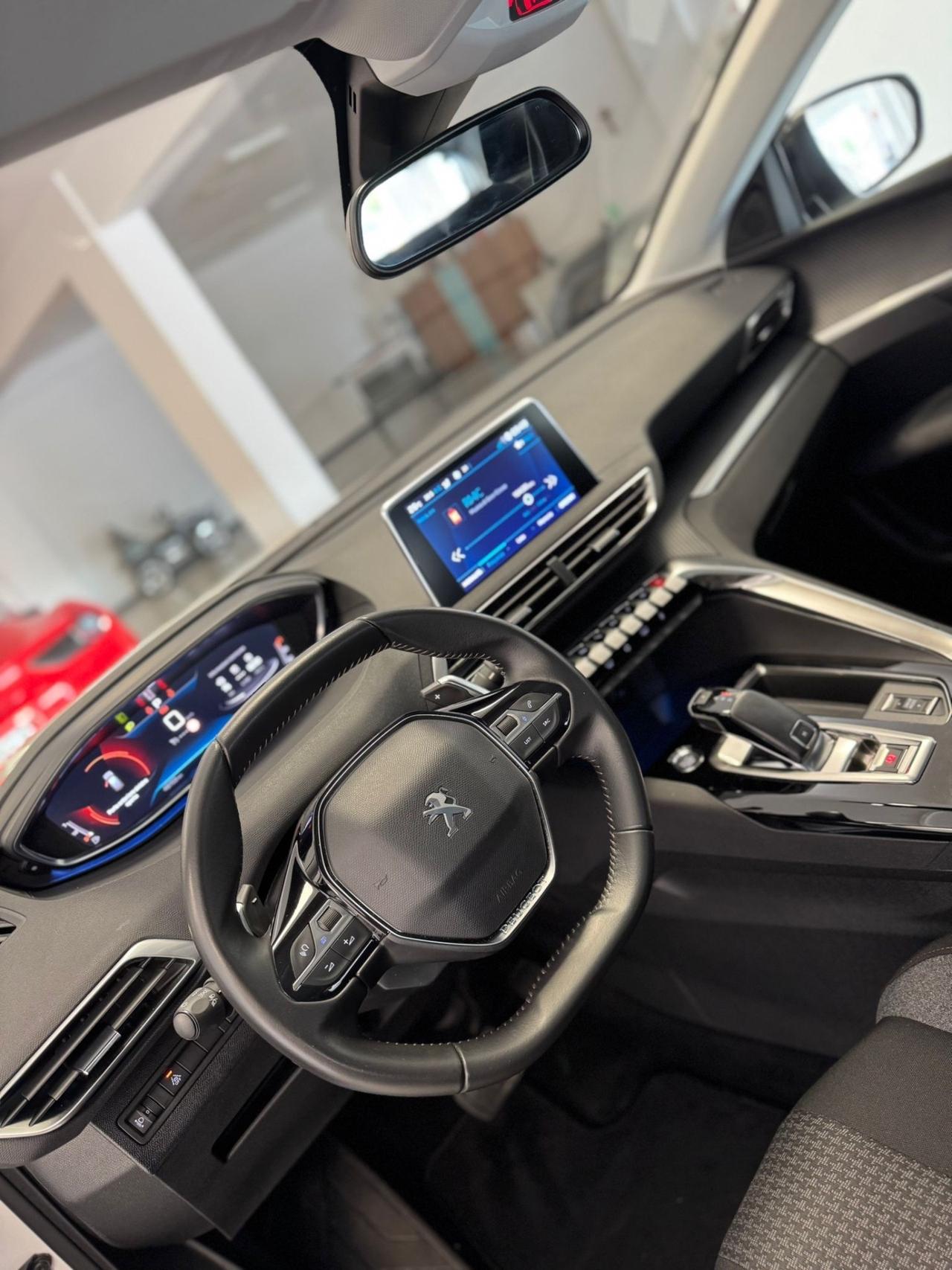 Peugeot 2008 BlueHDi 130 S&S EAT8 Allure