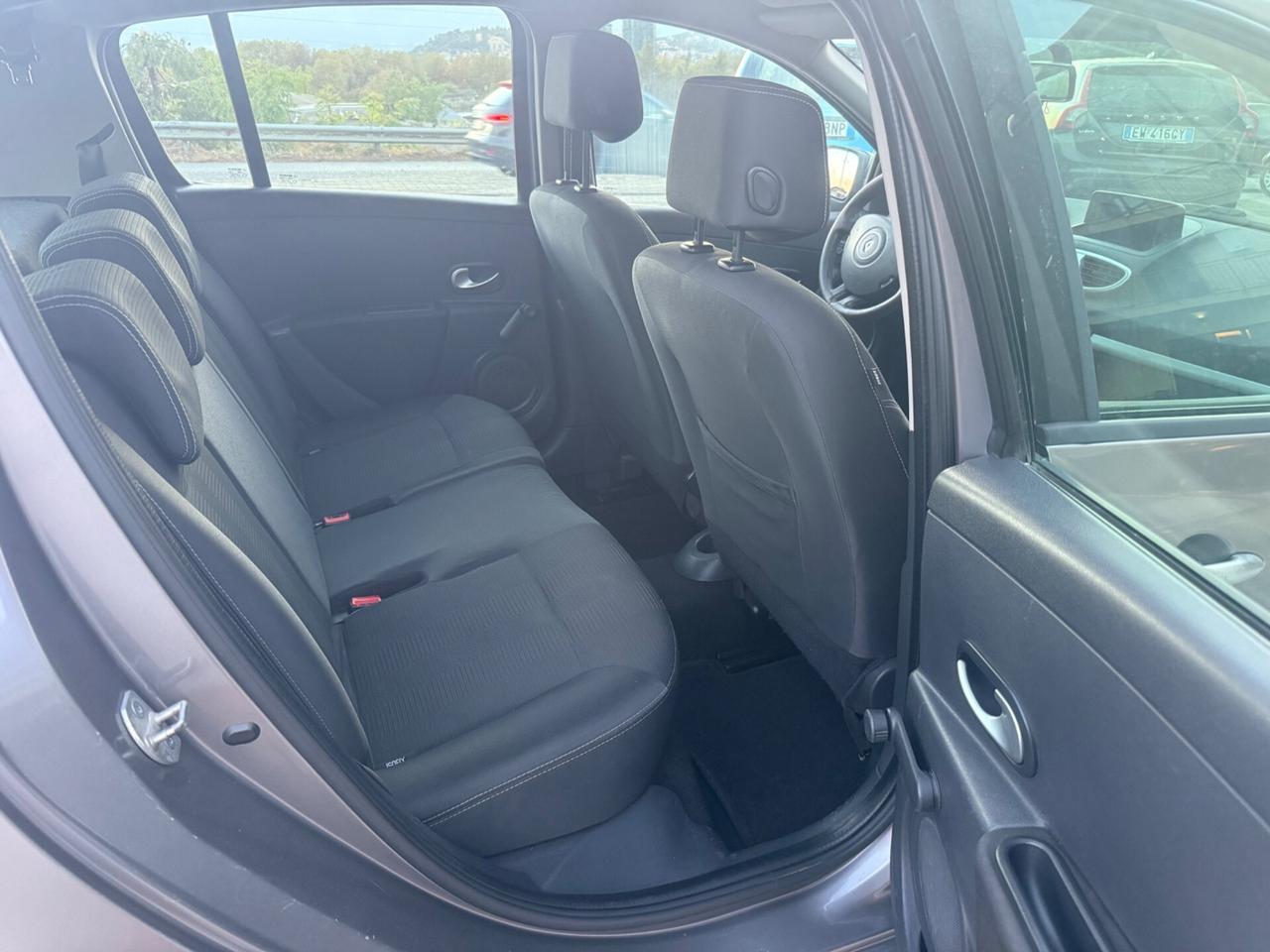 Renault Clio 1.2 16V 5 porte Luxe