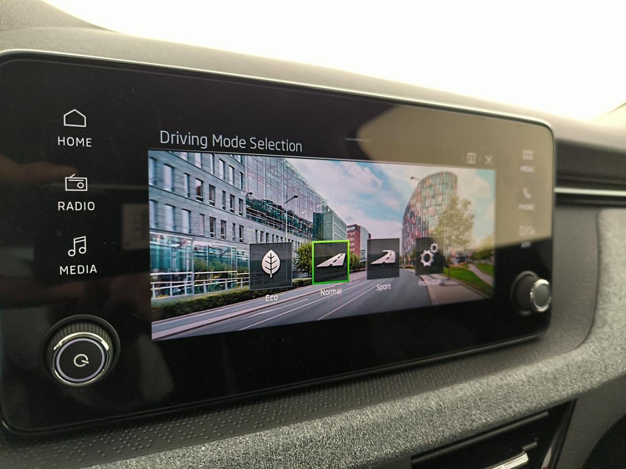 Skoda Kamiq 1.0 tsi black dots 95cv