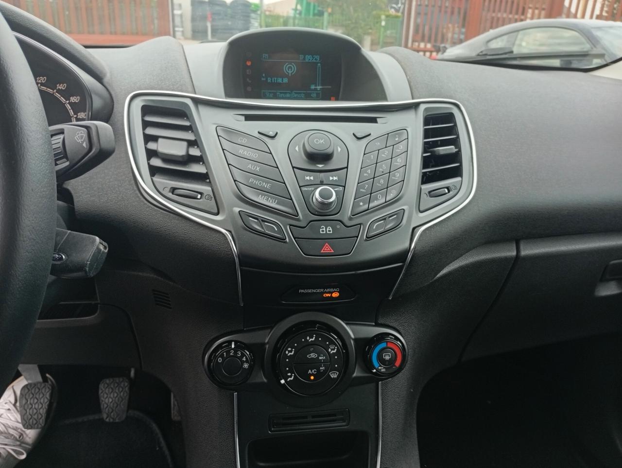 Ford Fiesta 1.4 5p. Bz.- GPL Titanium NEOPATENTATI OK