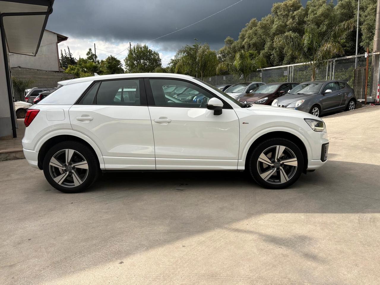 Audi Q2 S-LINE