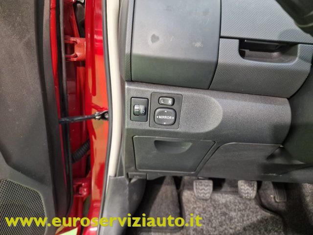 TOYOTA Yaris 1.3 5 porte Sol