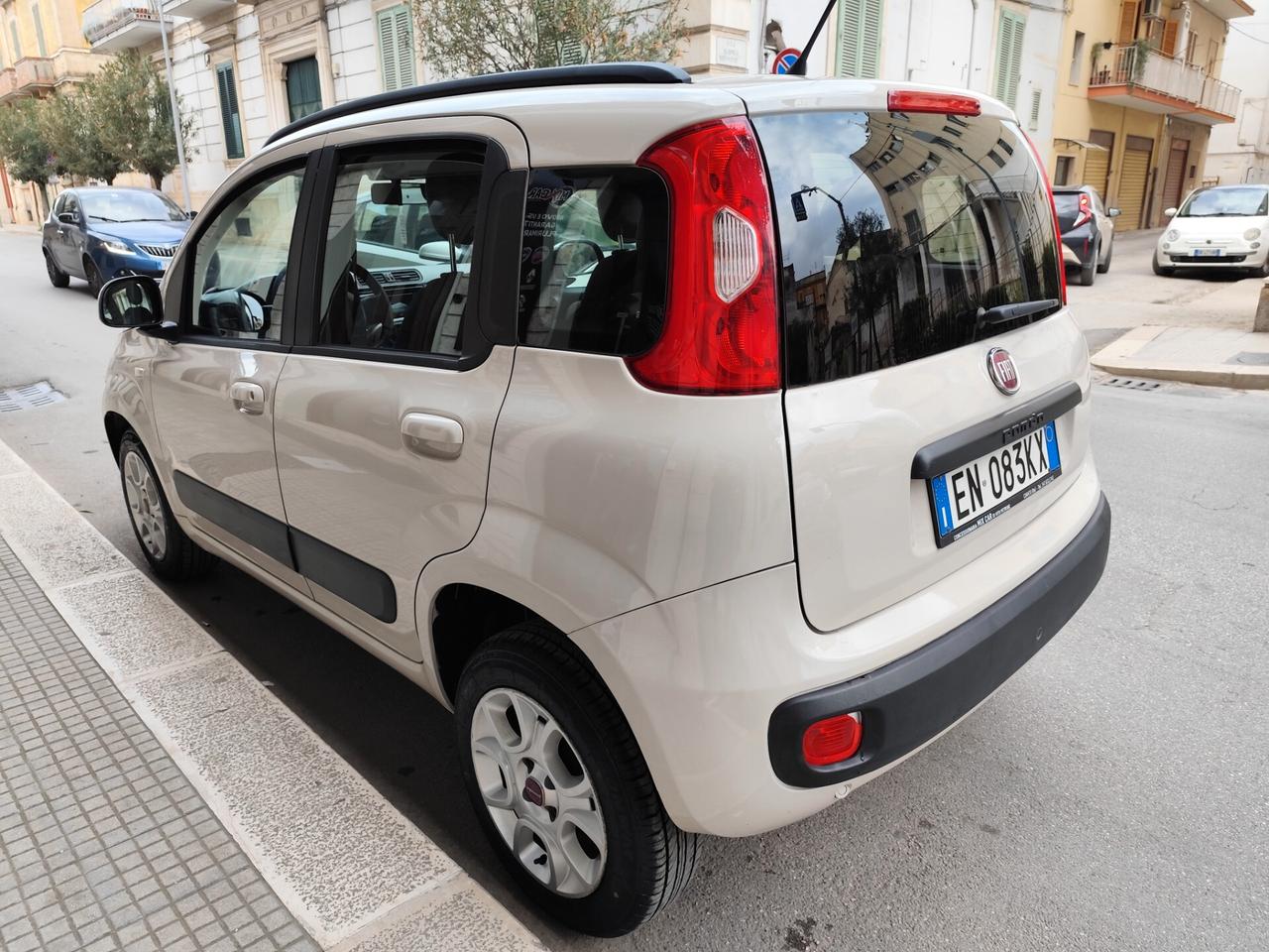 Fiat Panda 0.9 TwinAir Turbo Natural Power Lounge