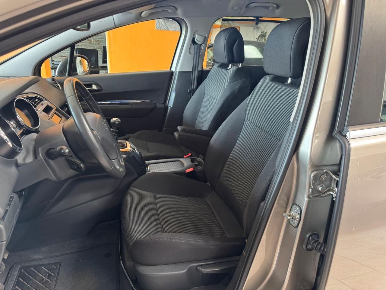 Peugeot 5008 2.0 HDi 150CV Business