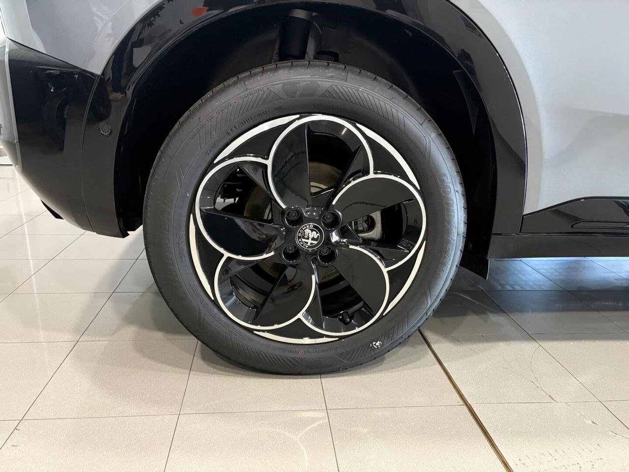 Alfa Romeo Junior 1.2 ibrida Q4 145cv edct6