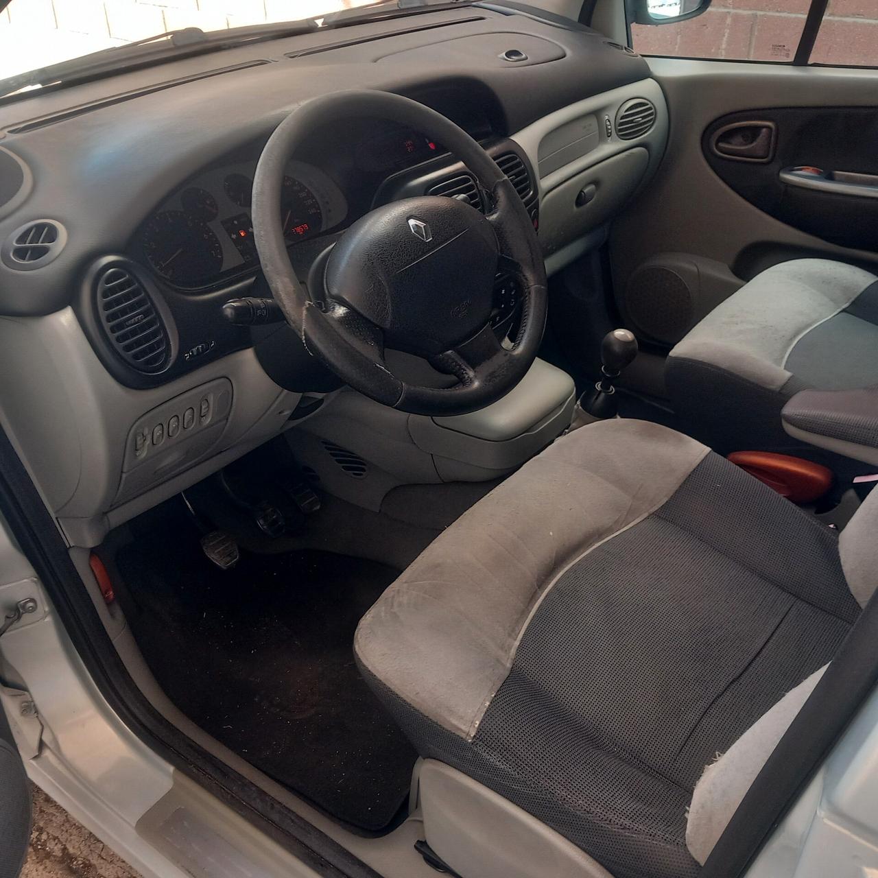 Renault Scenic Grand Scénic 1.9 dCi Luxe Dynamique