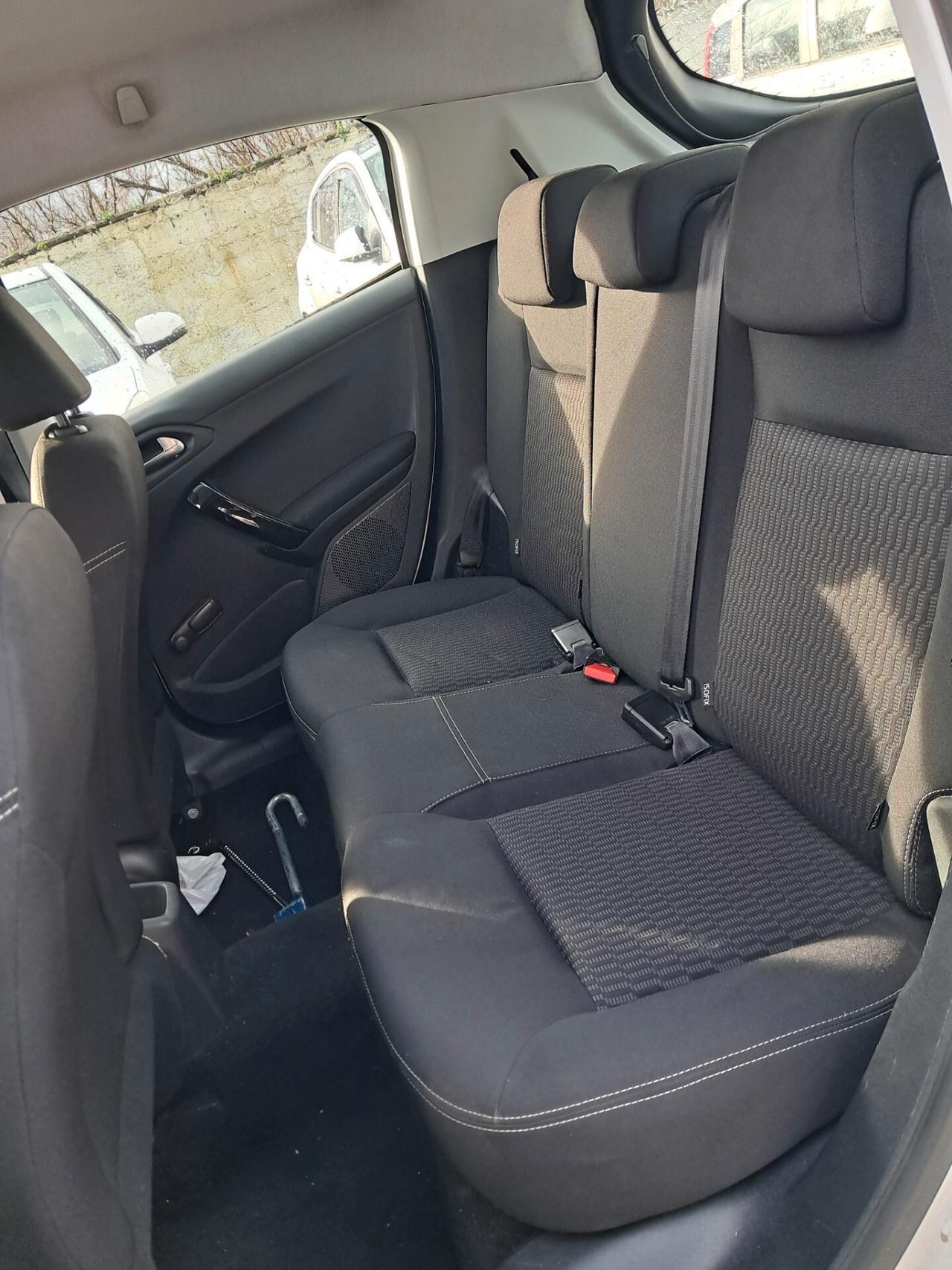 Peugeot 208 1.6hdi 75cv