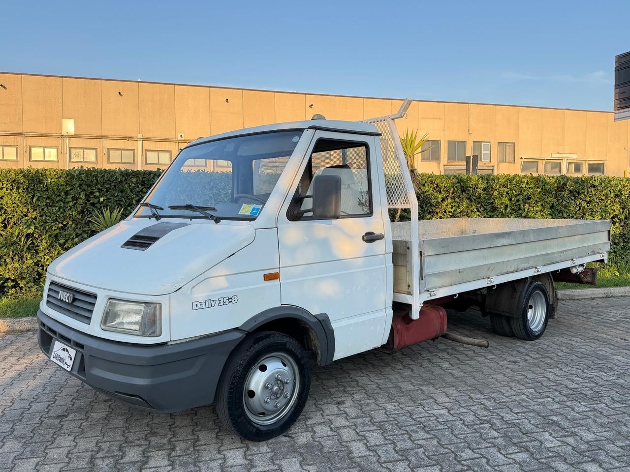 IVECO DAILY 35-8 2.5 DIESEL 70.000KM