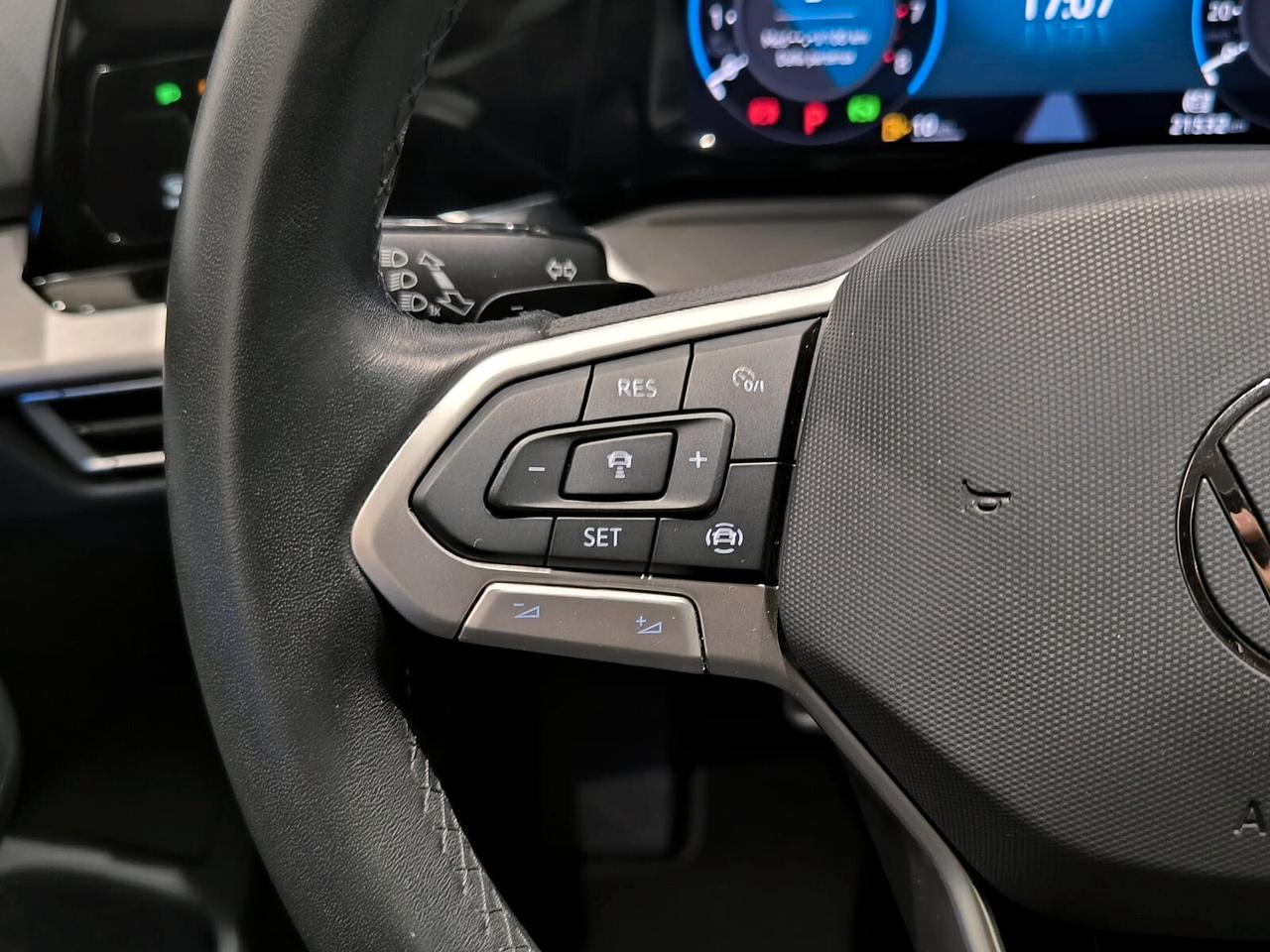 Volkswagen Golf 1.0 TSI EVO Life