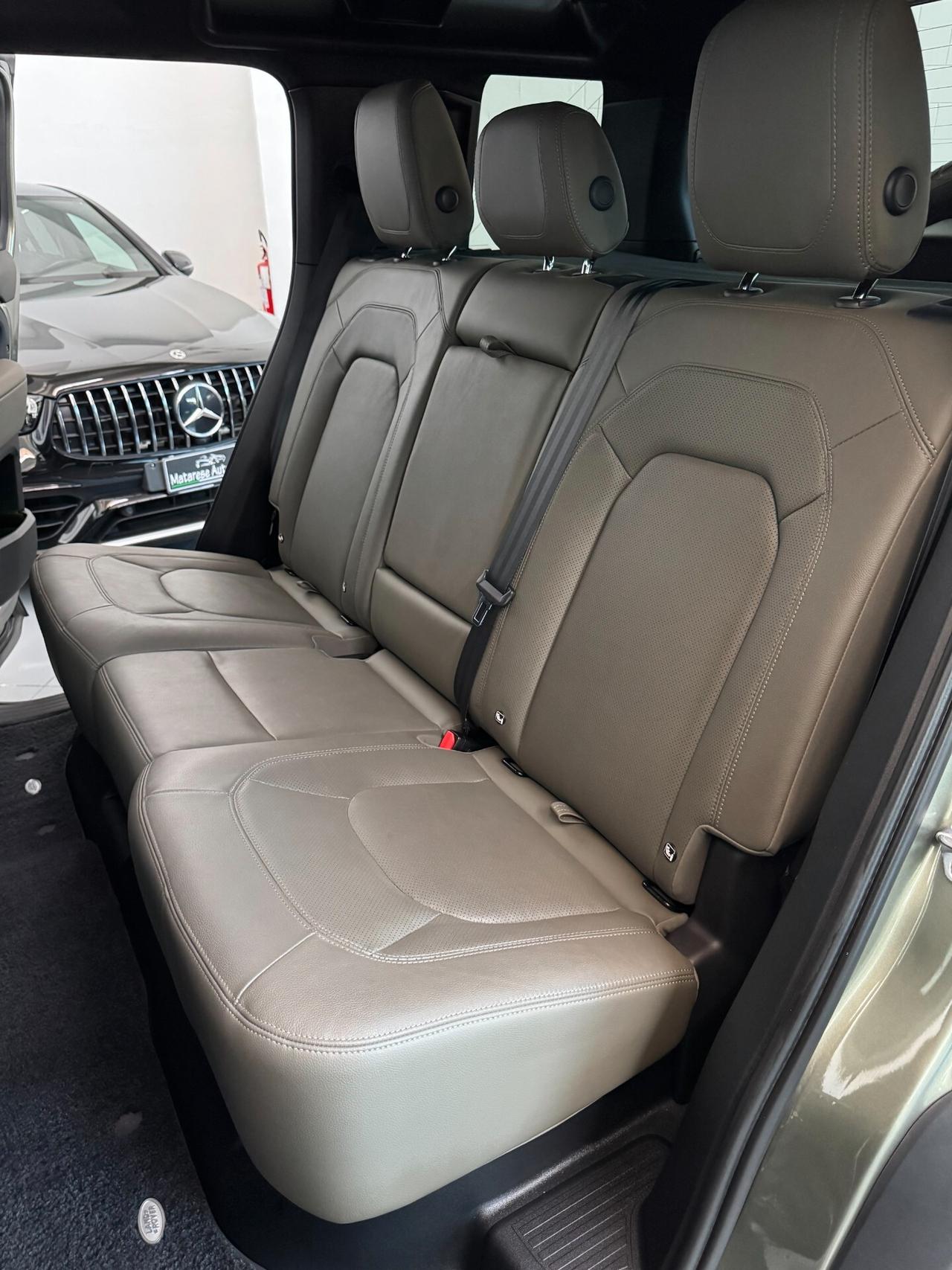 Land Rover Defender 110 SE MHEW awd 3.0cc 200cv Assetto regolabile Finanziabile