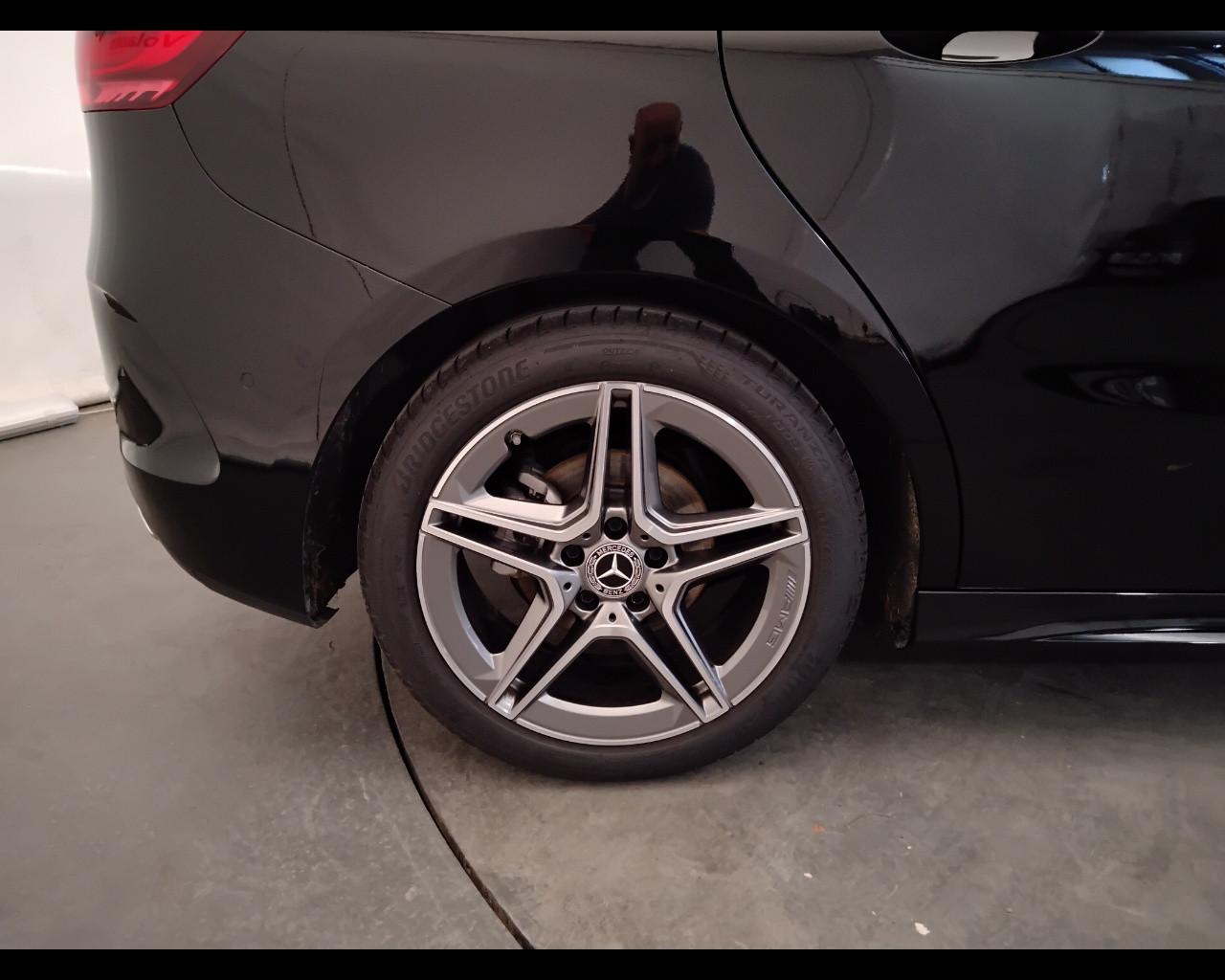 Mercedes-Benz Classe B - W247 2023 - B 180 d AMG Line Advanced Plus auto
