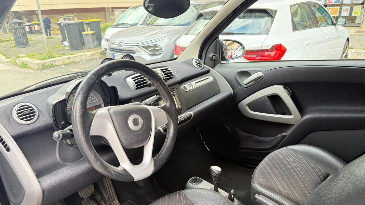 Smart ForTwo 800 40 kW coupé pulse cdiLED NAVI BLUETOOTH CAMBIO AL VOLANTE